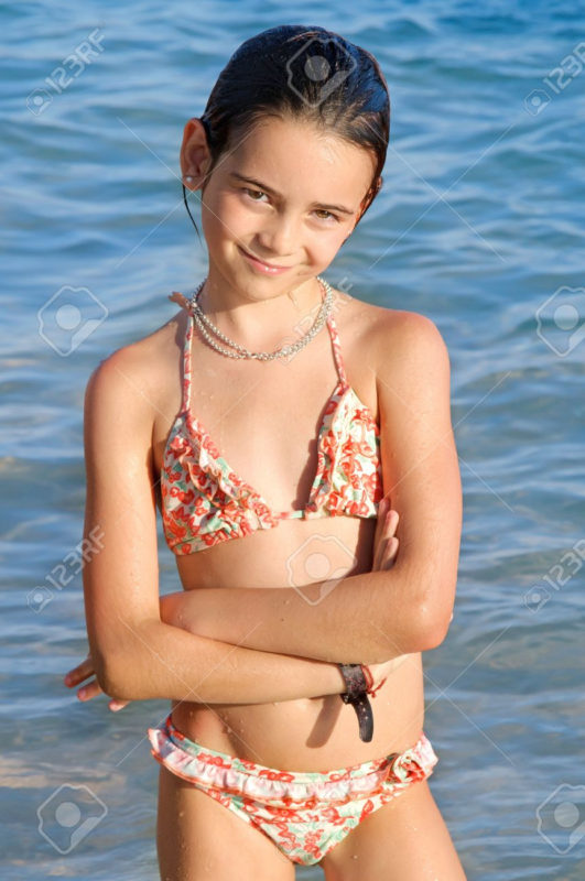 10 Latest Beach Girl Pictures FULL HD 1080p For PC Background 2023 free download little girl on the beach stock photo picture and royalty free image 531x800