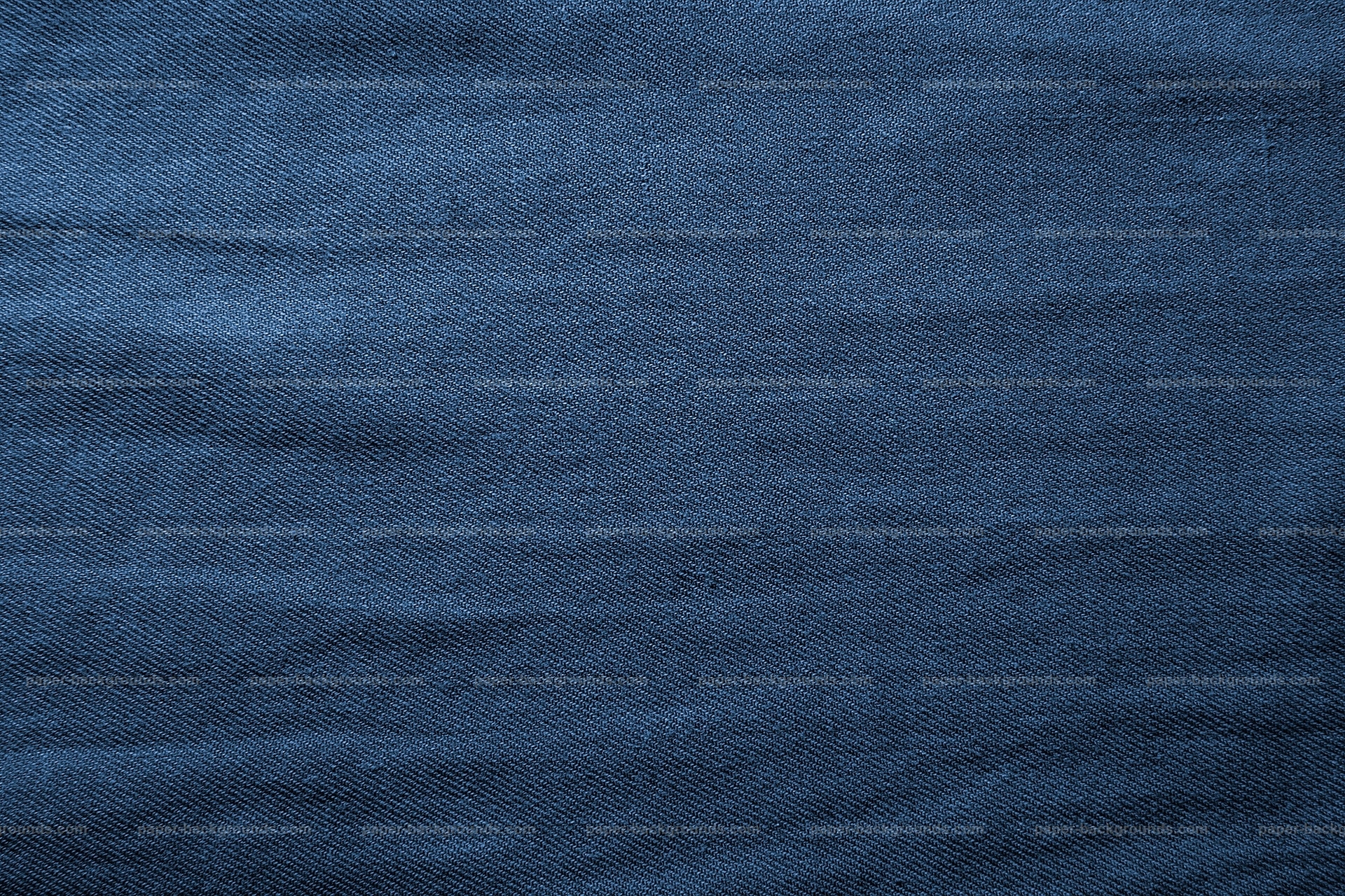 Цвет темных джинс. Темно синий ламинат. Темно синяя ткань текстура. Джинсовая ткань темно синяя. Текстура тёмной джинсовой ткани.